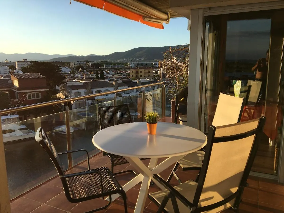 Vue Panoramique sur la Mediterrannée, appartement sur canal&proche plage Rosas 0*,  España