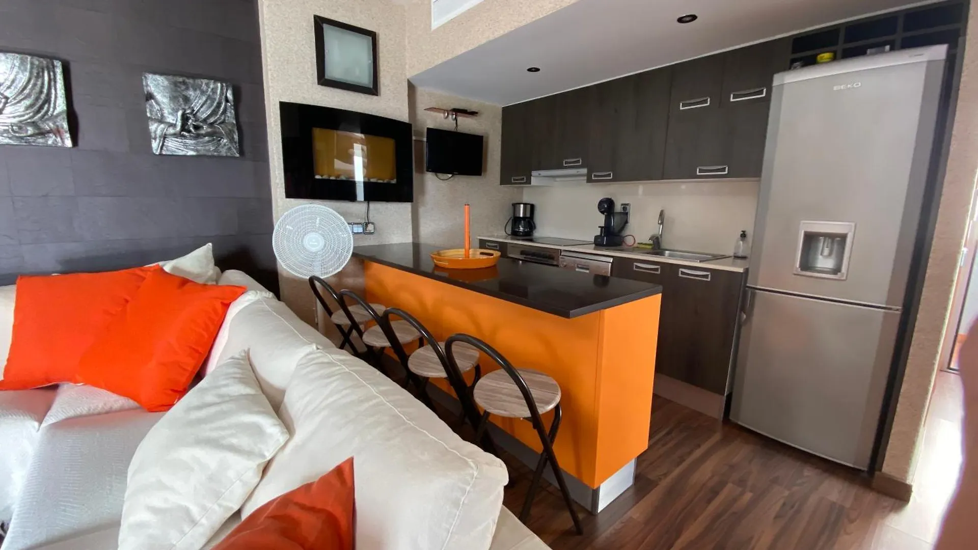 Vue Panoramique sur la Mediterrannée, appartement sur canal&proche plage Rosas