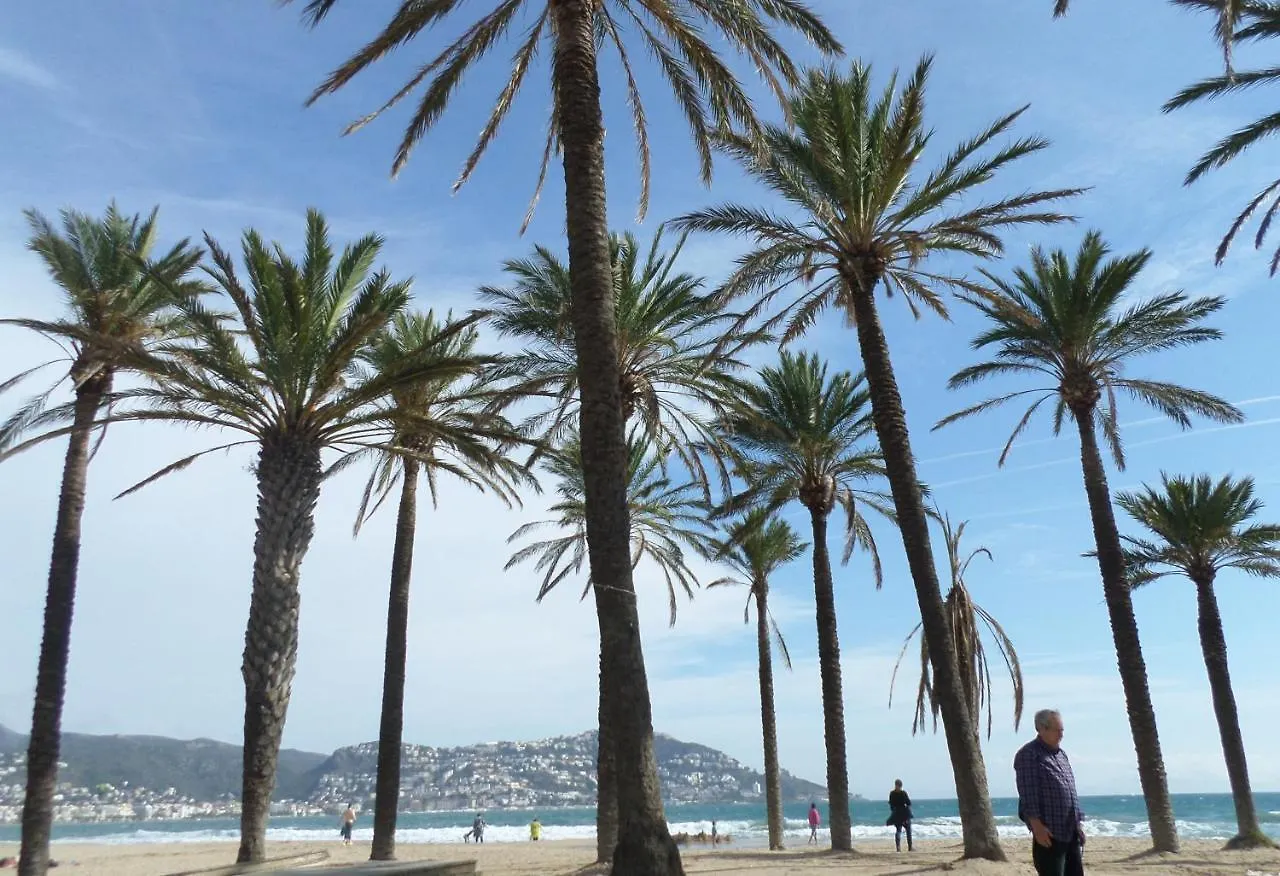 Vue Panoramique sur la Mediterrannée, appartement sur canal&proche plage Rosas Apartamento